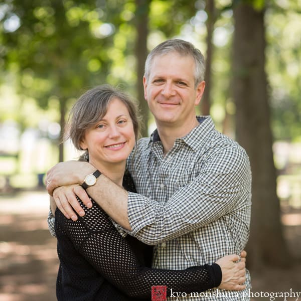 Outdoor anniversary portrait of a Metuchen couple, photographed by Metuchen photographer Kyo Morishima.