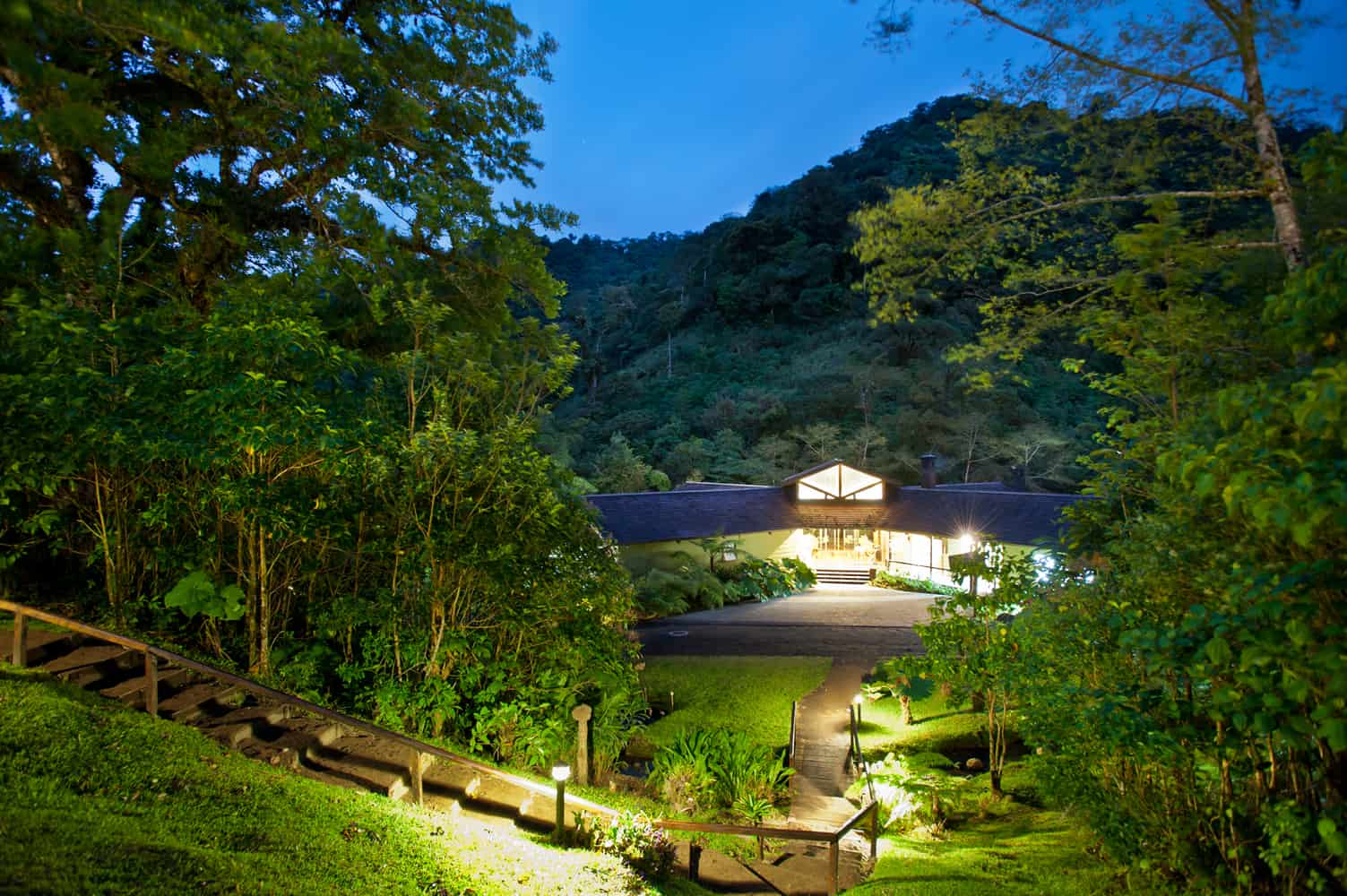honeymoon spots Costa Rica: El Silencio Lodge and Spa