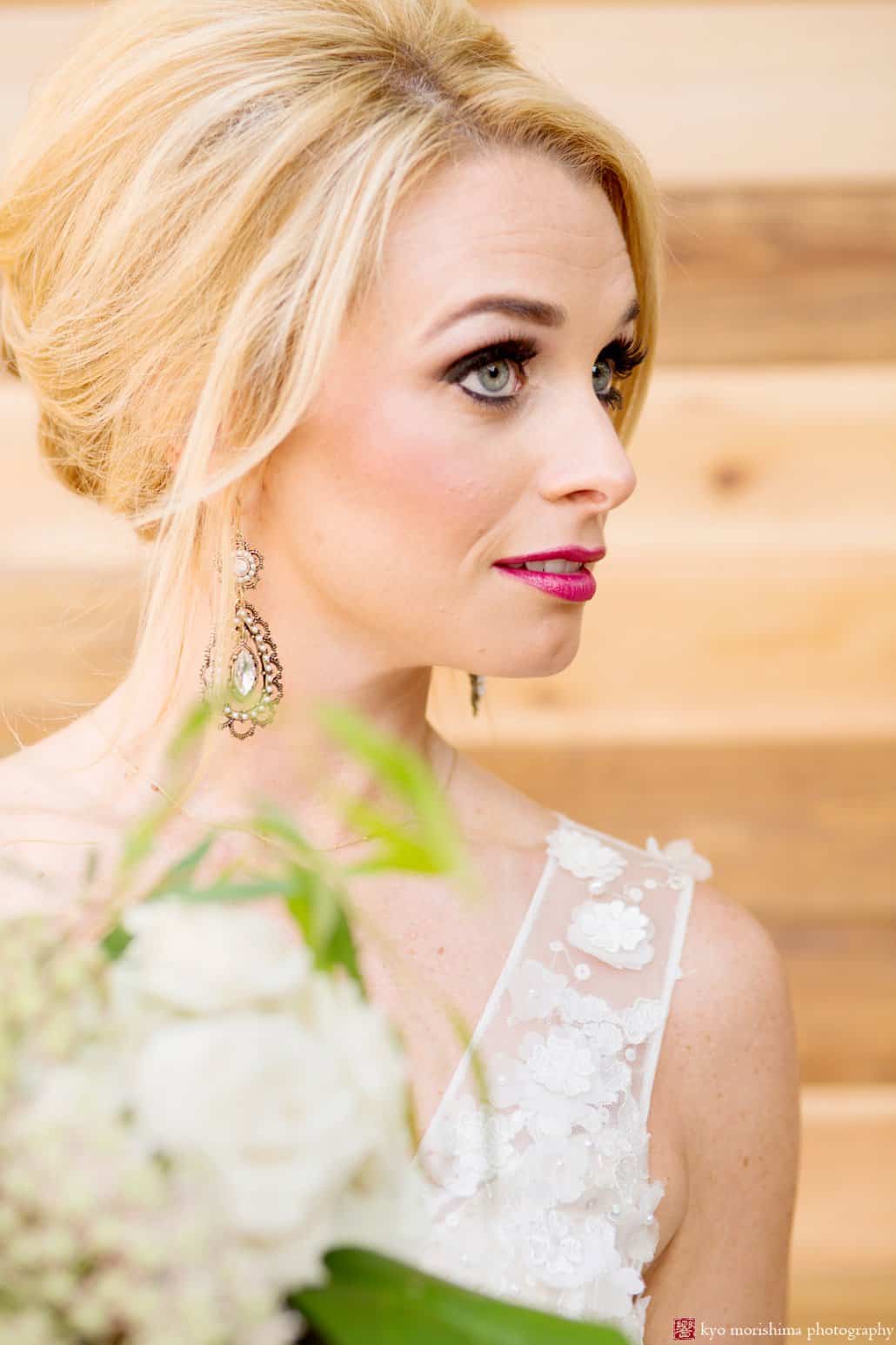 Madmen wedding photo shoot at the Nassau Inn styled by Kristin Rockhill of Details of I Do. 1960s-style updo hair by Letitia Kakas, smoky eyes makeup by Gena Verde Longo, photographed by Kyo Morishima