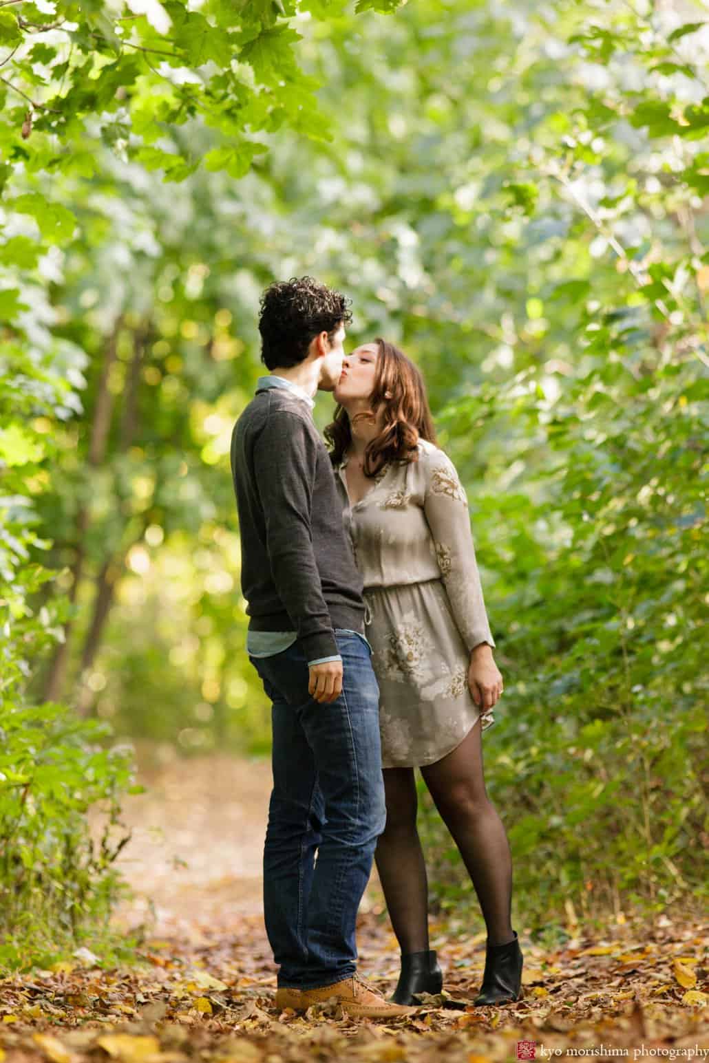 Prospect Park engagement photo kiss photographed by Kyo Morishima