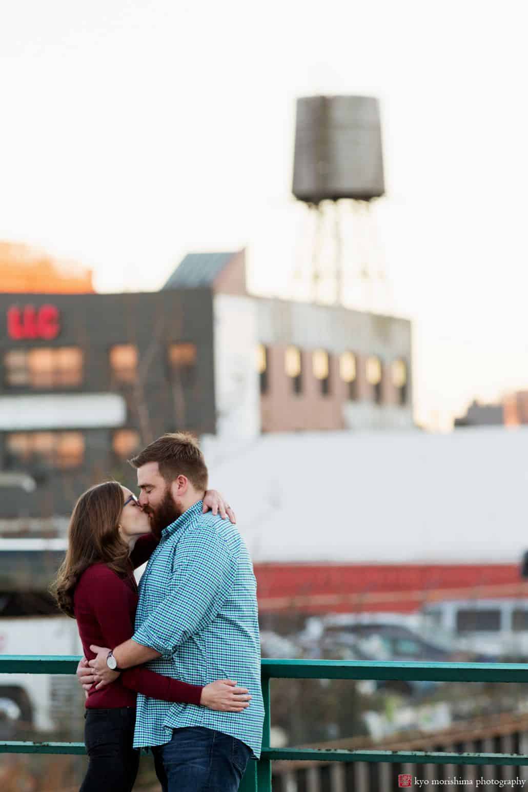 Gowanus Canal engagement picture by Brooklyn wedding photographer Kyo Morishima