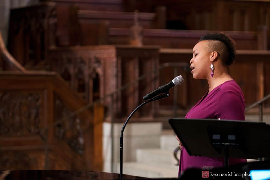 Singer serenades guests during Princeton University chapel wedding