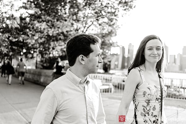 Gantry Plaza State Park, LIC, NYC, Kyo Morishima Photography, outdoor, engagement portrait, couple, walking