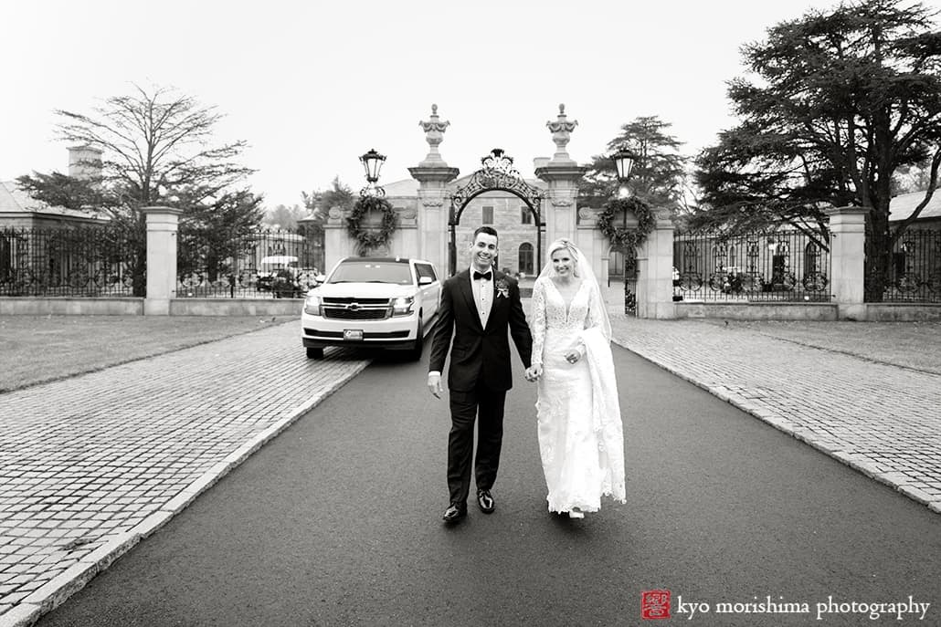 Jasna Polana princeton nj winter bride groom portrait wedding kiss black and white monochrome