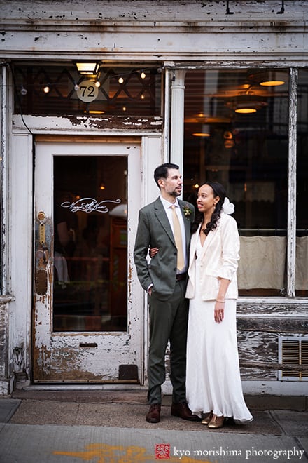 Vinegar Hill House, Dumbo Brooklyn, NYC, bride and groom, newlyweds outdoor street portrait