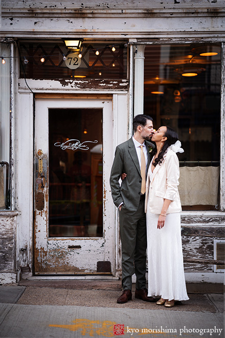 Vinegar Hill House, Dumbo Brooklyn, NYC, bride and groom, newlyweds outdoor street portrait kiss
