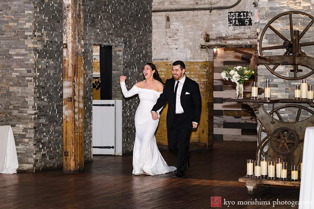 rustic, spring, wedding, Brooklyn, Greenpoint Loft, Kyo Morishima Photography, NYC, ceremony bride and groom newlyweds fall spring autumn reception first dance