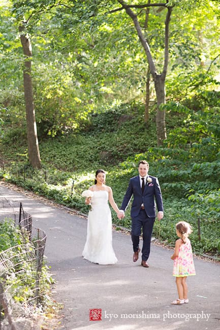 outdoor portrait, bridal, fall, Central Park, Manhattan new York, nyc, wedding, Kyo Morishima Photography, bride and groom, newlyweds