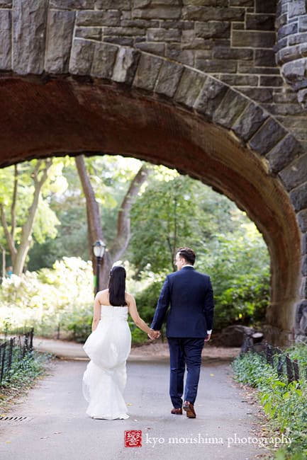 outdoor portrait, bridal, fall, Central Park, Manhattan new York, nyc, wedding, Kyo Morishima Photography, bride and groom, newlyweds holding hands