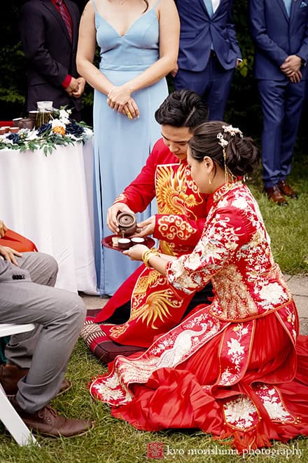 Asian wedding tea ceremony details at Queens Botanical Garden NYC fall wedding by Kyo Morishima Photogrpahy