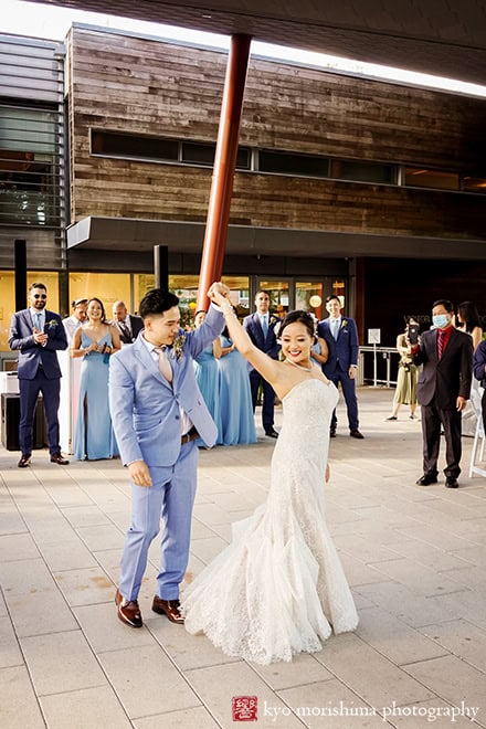 Bride and groom newlywed first dance twirl at Queens Botanical Garden NYC fall wedding reception by Kyo Morishima Photogrpahy