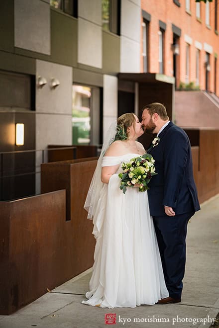 501 Union Gowanus canal Brooklyn documentary street life style wedding portrait bride and groom kiss