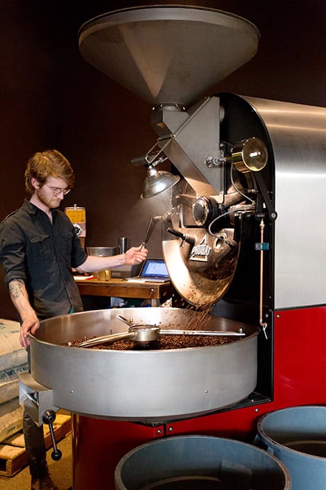 Brooklyn, NYC, cafe, coffee, roaster, roasting, toby's estate coffee, editorial, portrait, Williamsburg, カフェ, コーヒー, コーヒーショップ, ニューヨーク, ブルックリン,　ポートレート, ベッドフォード, 喫茶店, Japanese magazine, 雑誌