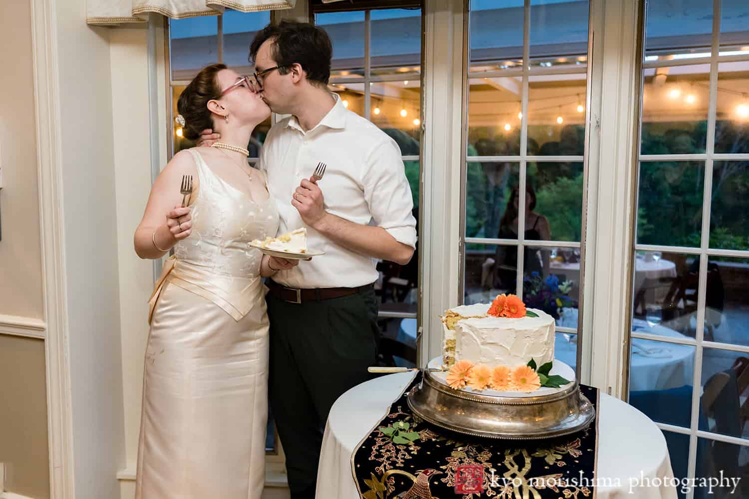 Spring Mountain Lakes House Princeton NJ outdoor wedding bride and groom guests cutting cake